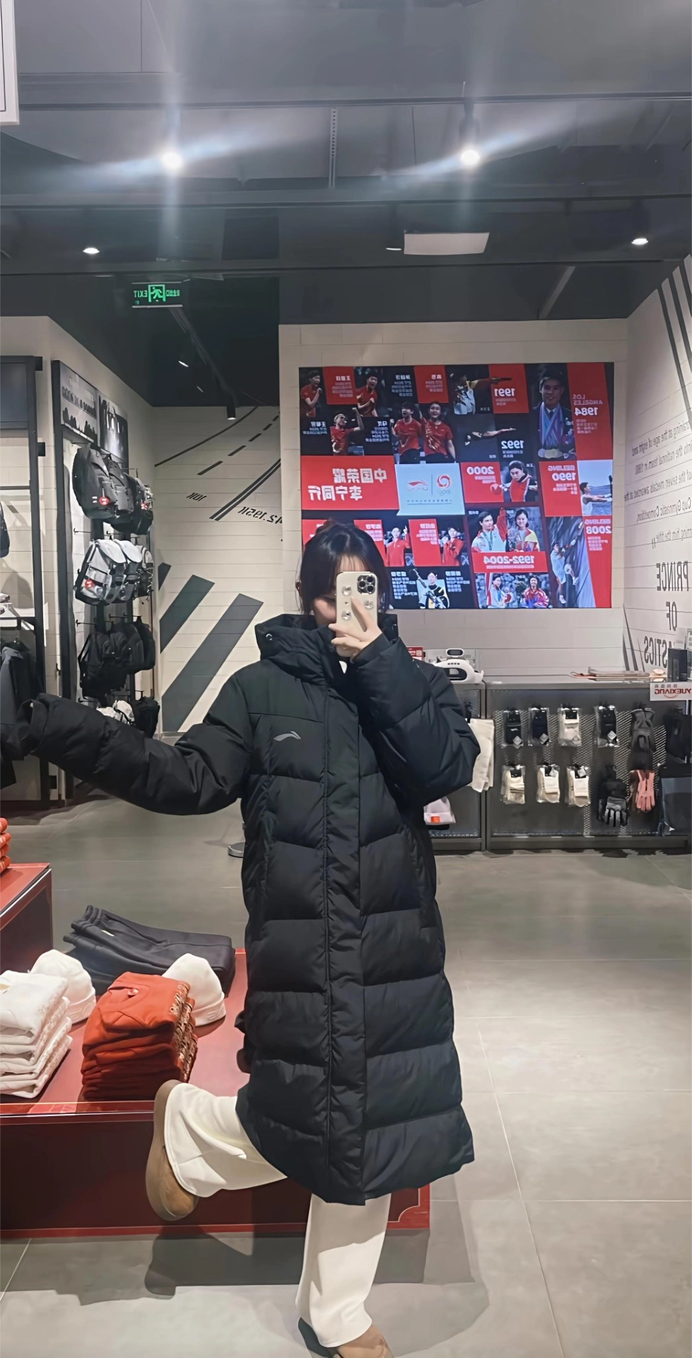 黑色长款羽绒服，保暖又显瘦💃