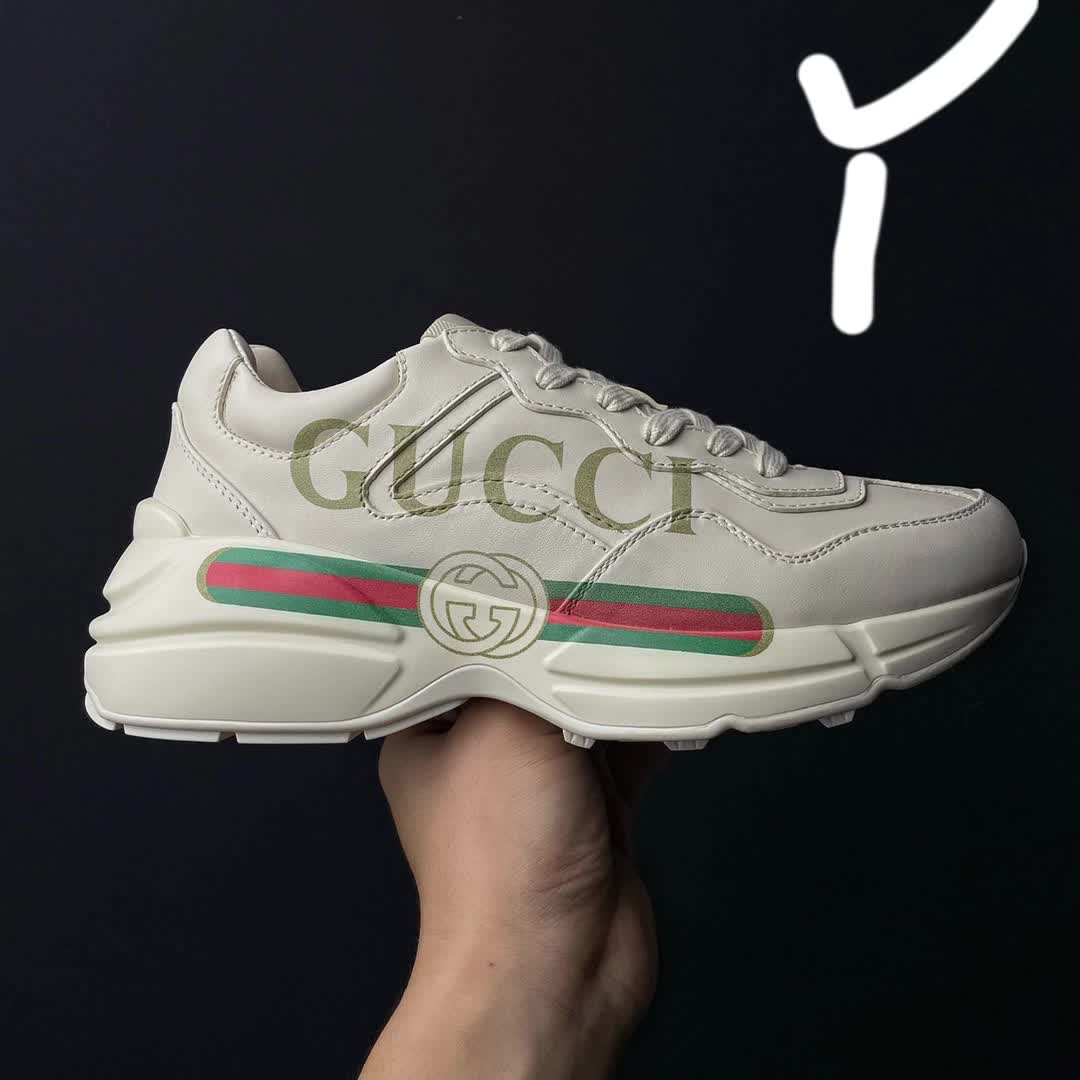 GUCCI 古驰 Rhyton系列 复古Logo标识 老爹
鞋象牙白
TOP GUCCI老爹鞋热度榜