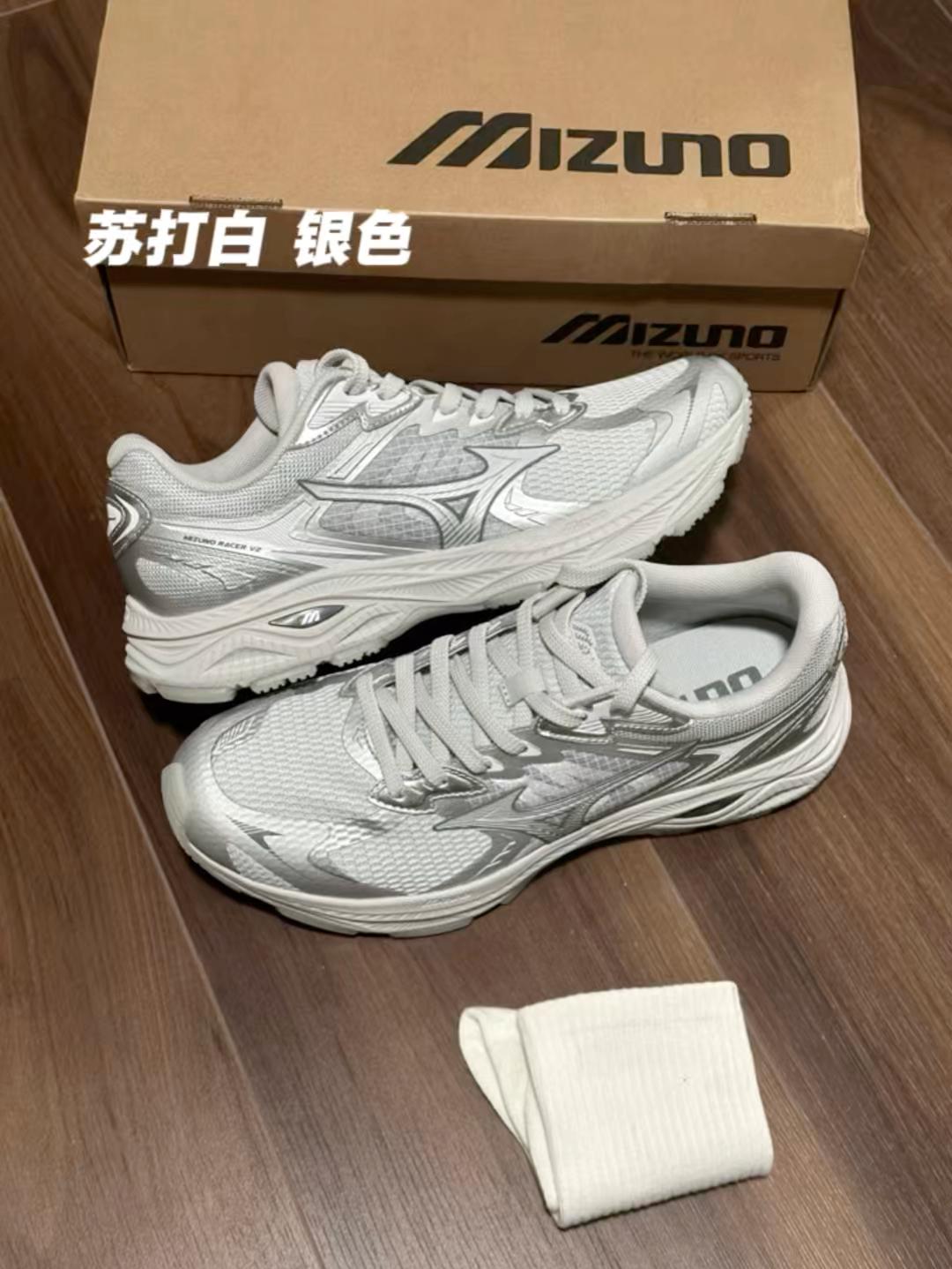 美津浓RACER V2开箱|这双“苏打白”我先冲了