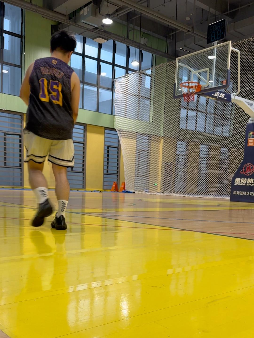 🔥室内沉浸式🏀训练一个人‼️看看这双鞋到底如何⁉️