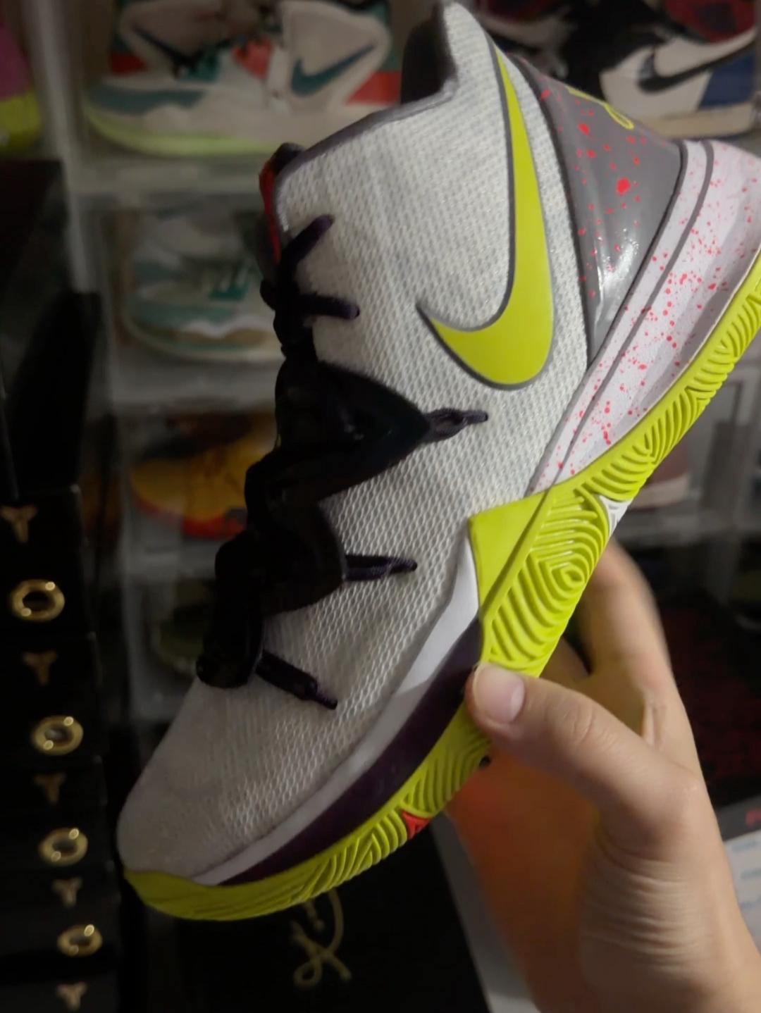Kyrie5曼巴精神竟然是Kobe5小丑配色