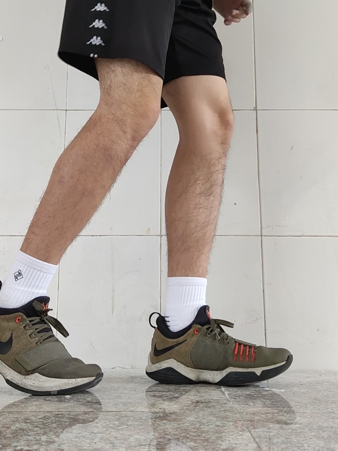 #Nike 保罗乔治一代是17年发售的，