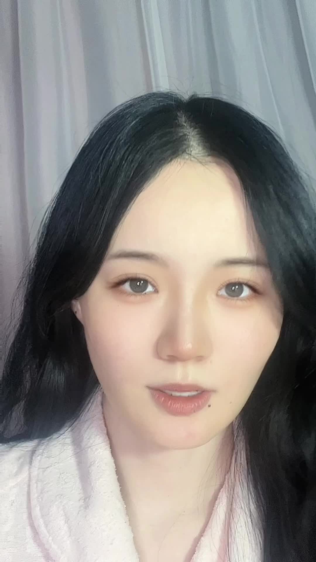 这两根口红好像失散多年的双胞胎