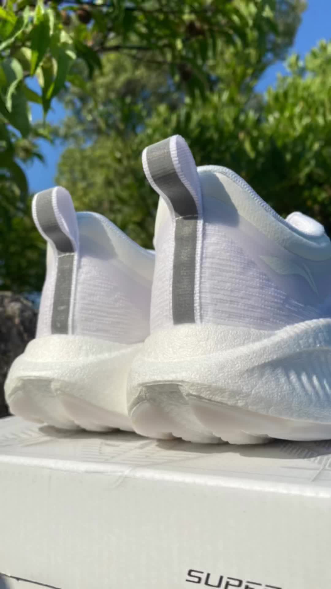 夏天选一双透气舒适的鞋子很难选择?