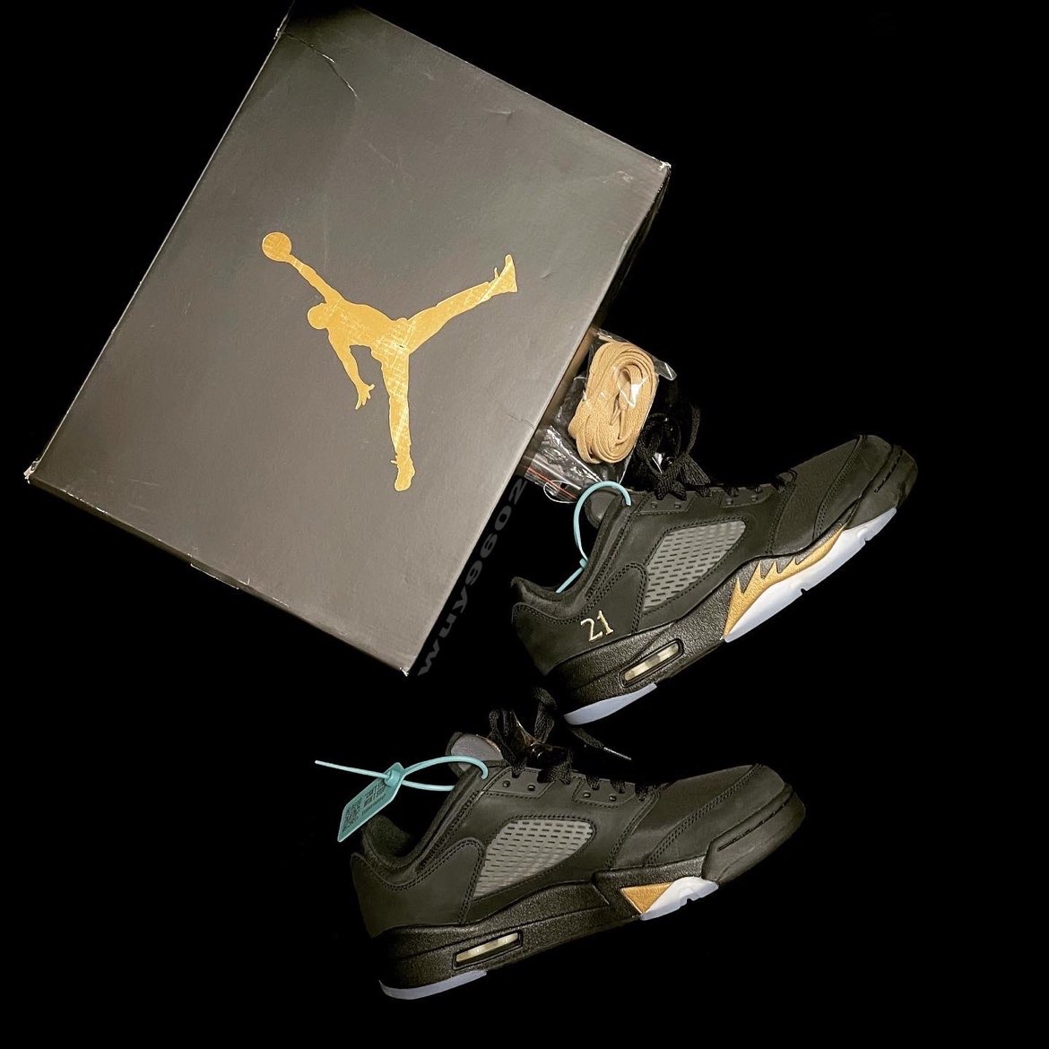 ir Jordan 5 low “黑金”