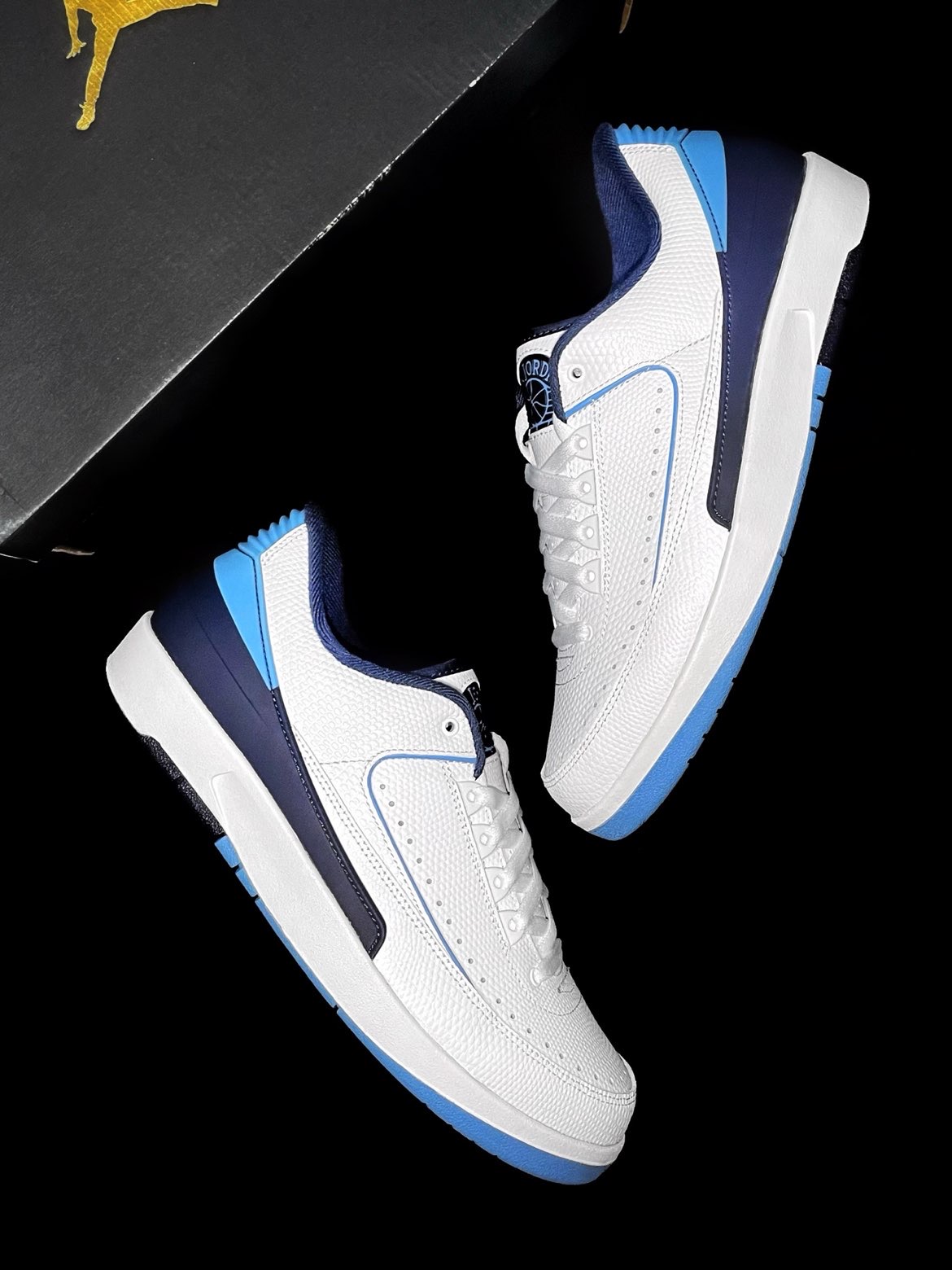 AJ2 Low “University 