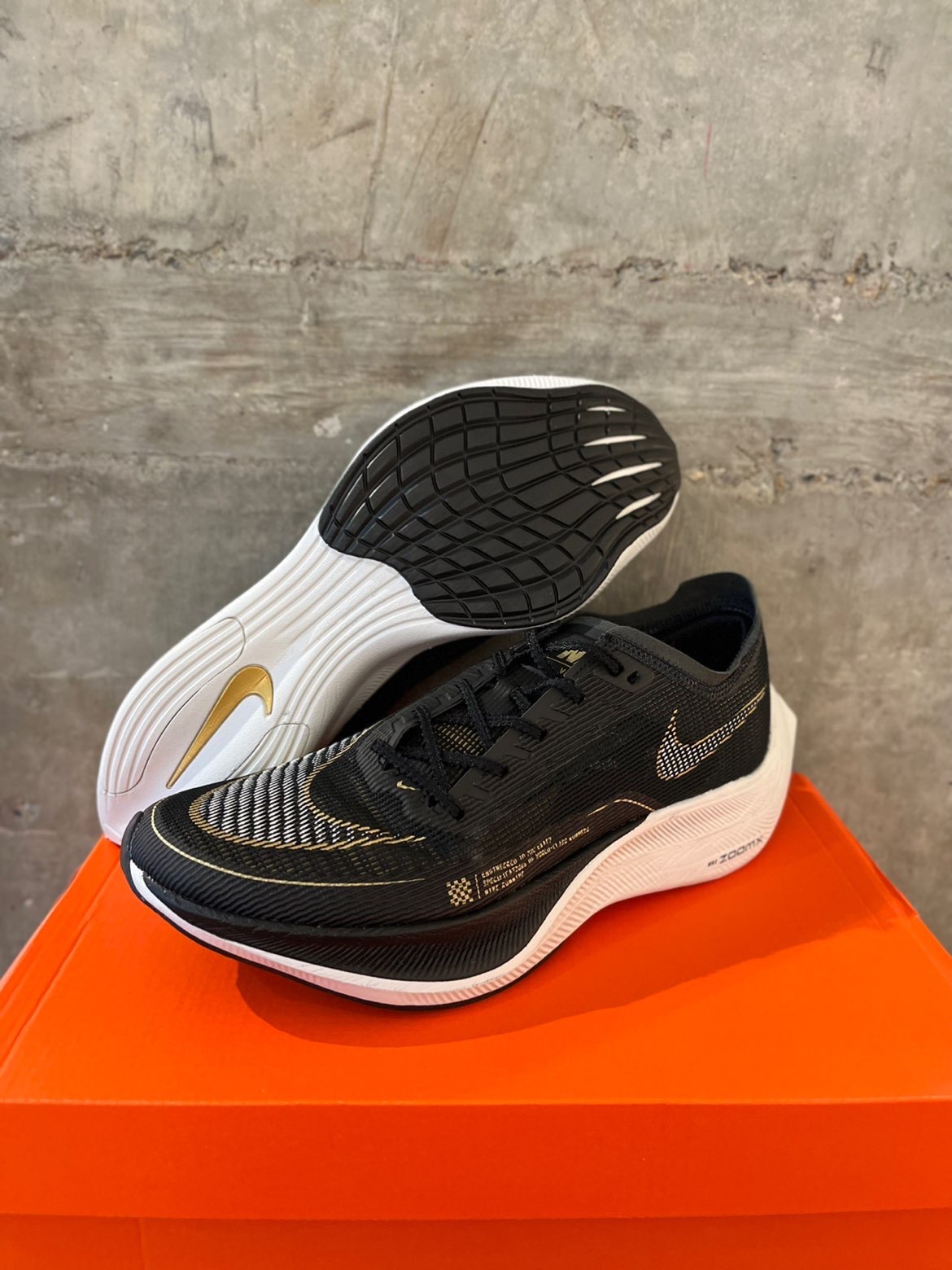 🏃跑步这项运动越来越平民大众化，鞋款装备