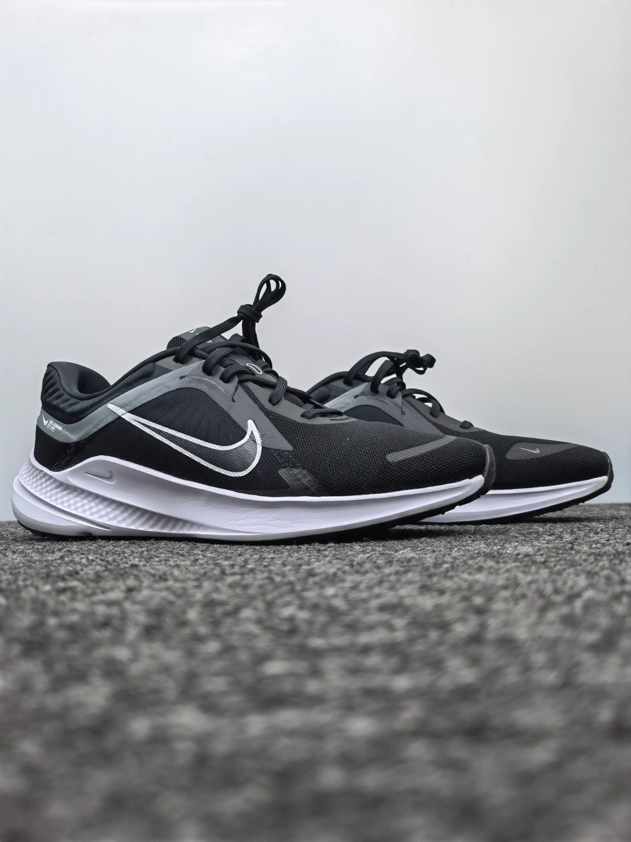 耐克入门级跑鞋quest5，phylon