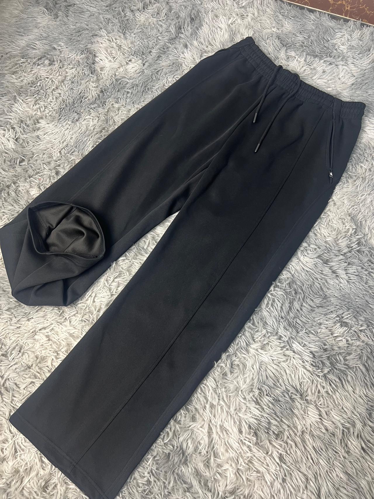 马年限定松弛感｜这条弯刀裤真的很懂日常穿搭