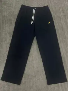 腿型不好看?这条直筒卫裤真的藏肉