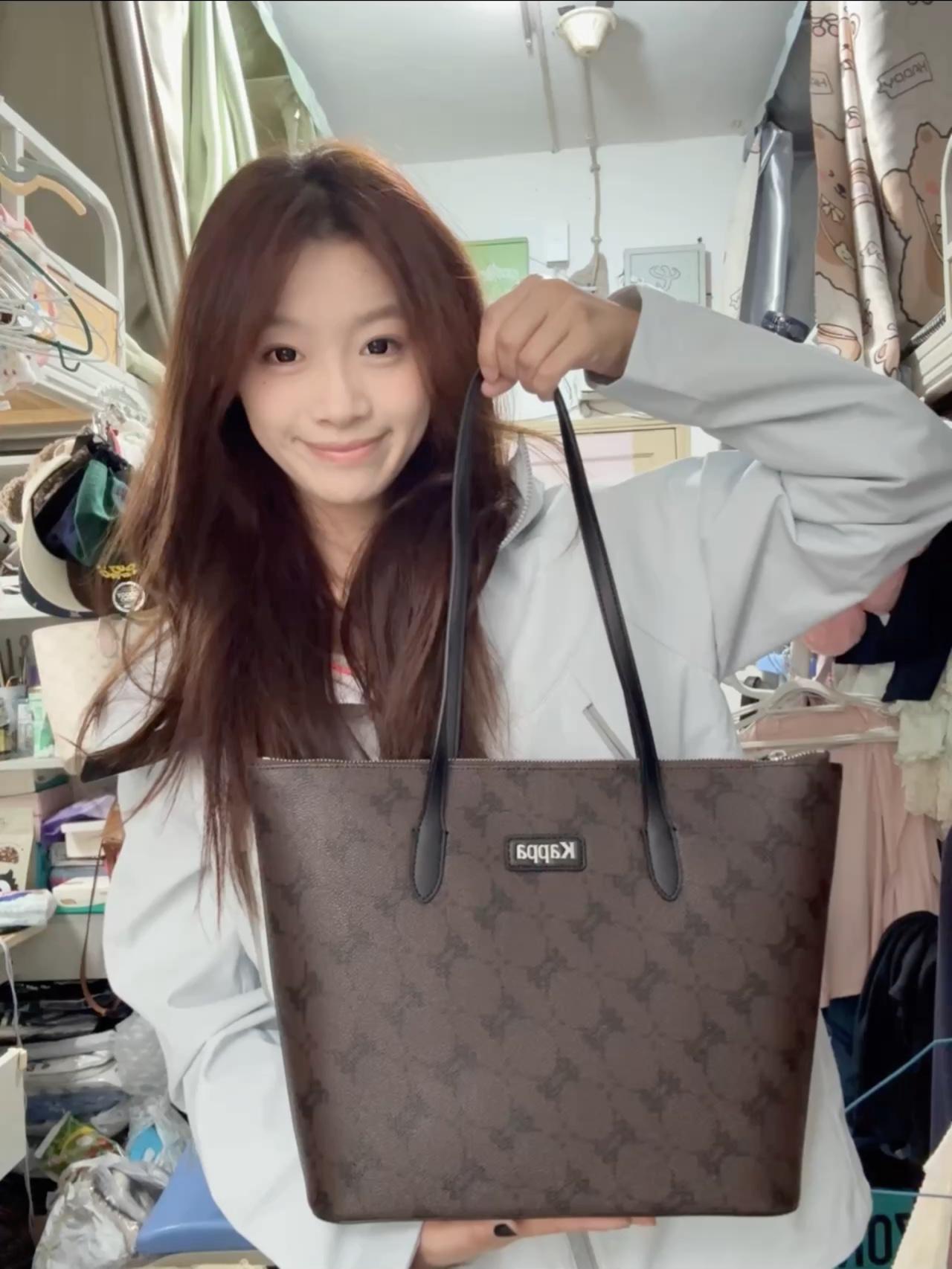 好适合秋冬背的大容量托特包👜啊啊啊~~