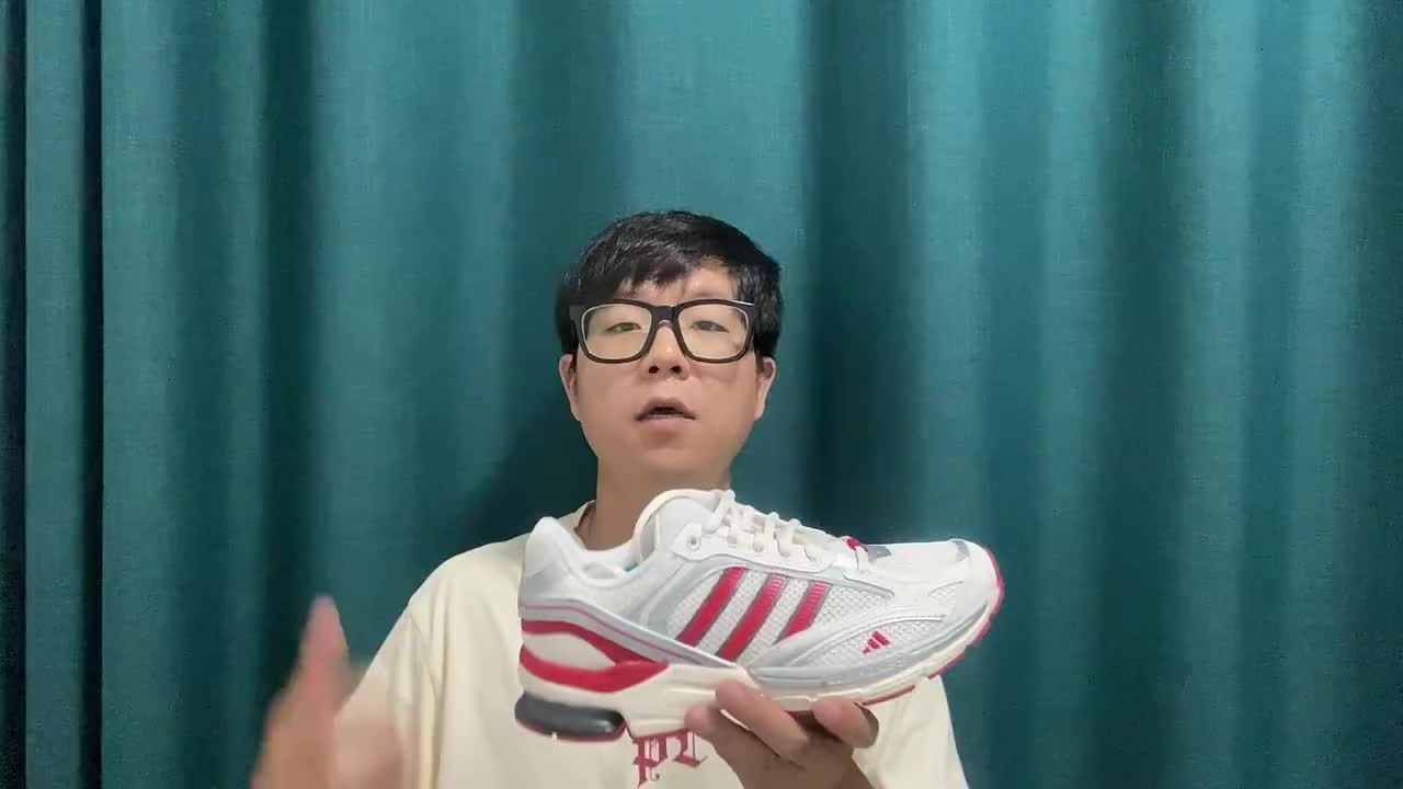 这双鞋真的是良心售价了，配置也是绝对顶呱