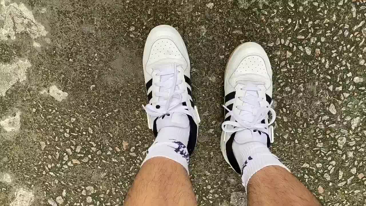 一双鞋几经常穿肯定会变旧变丑，不过For