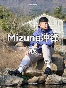 价格三开四季冲锋衣,我穿起来居然有点小帅