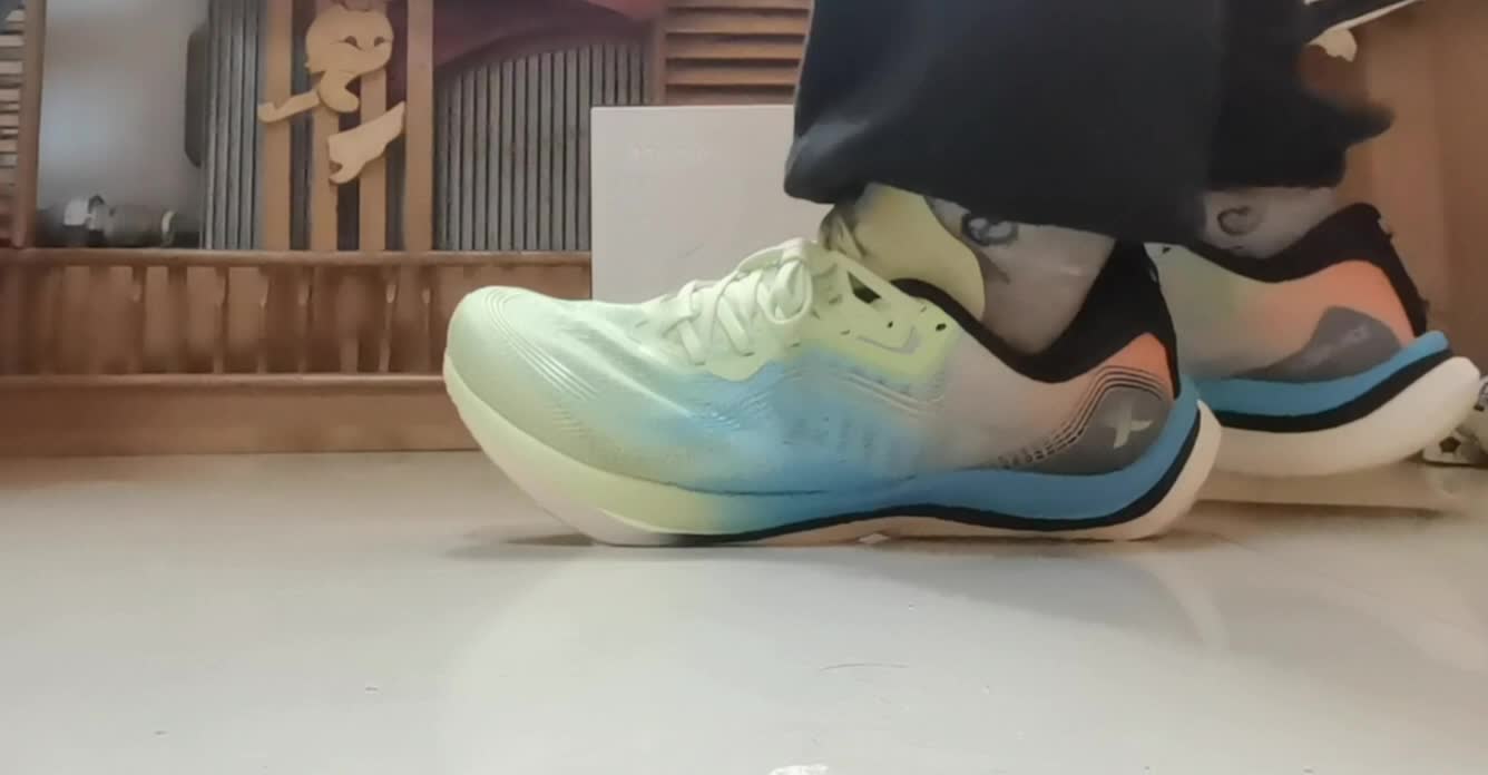 特步2602.0