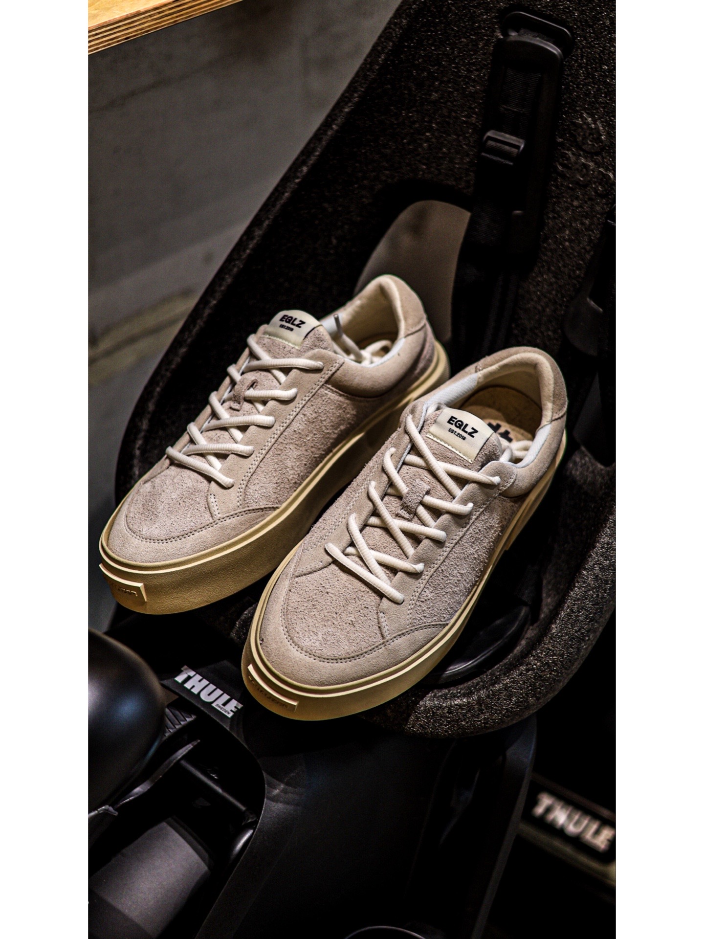 这双板鞋的麂皮质感无敌了