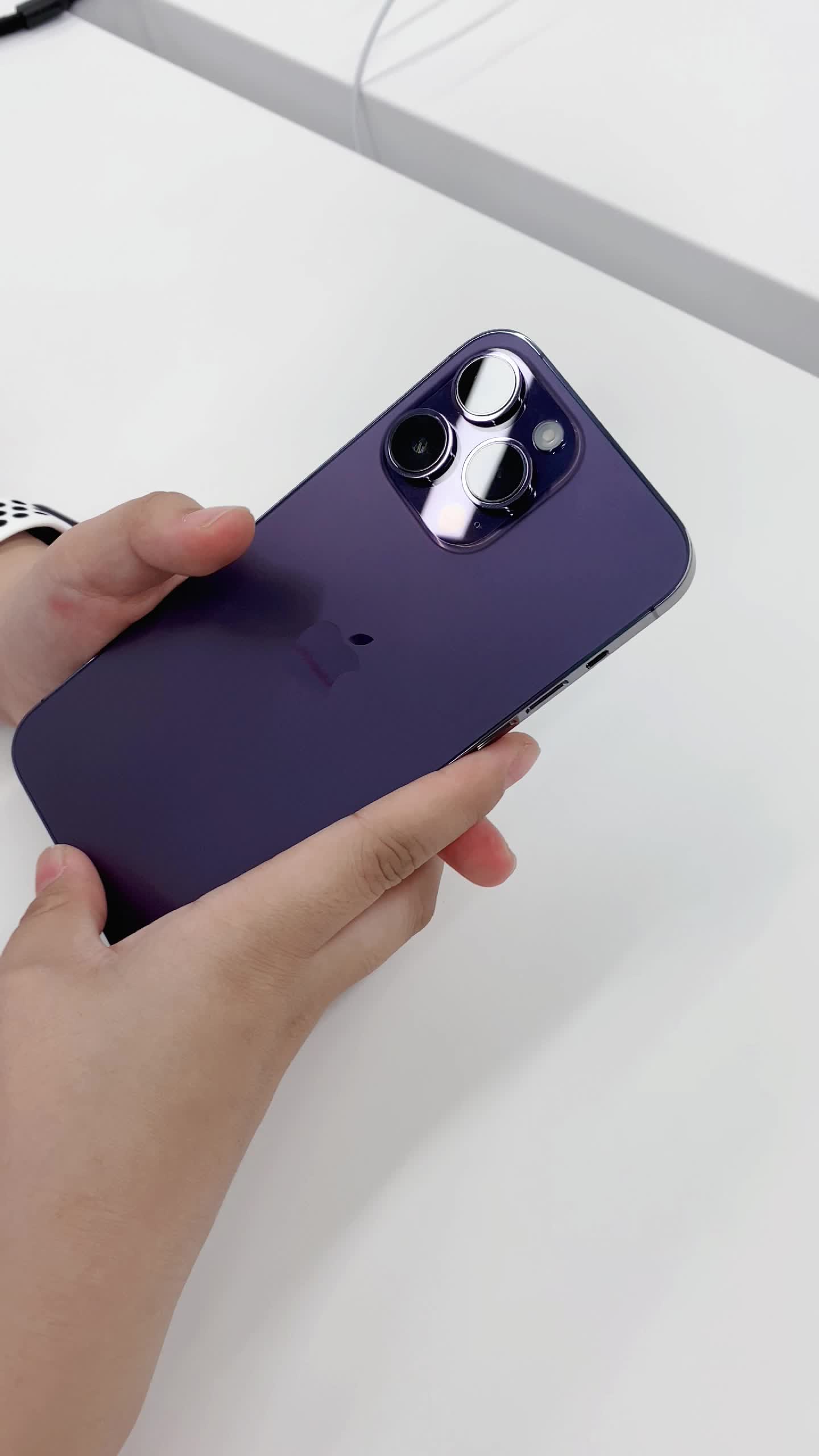 家庭地位：我终于用上iPhone6了！