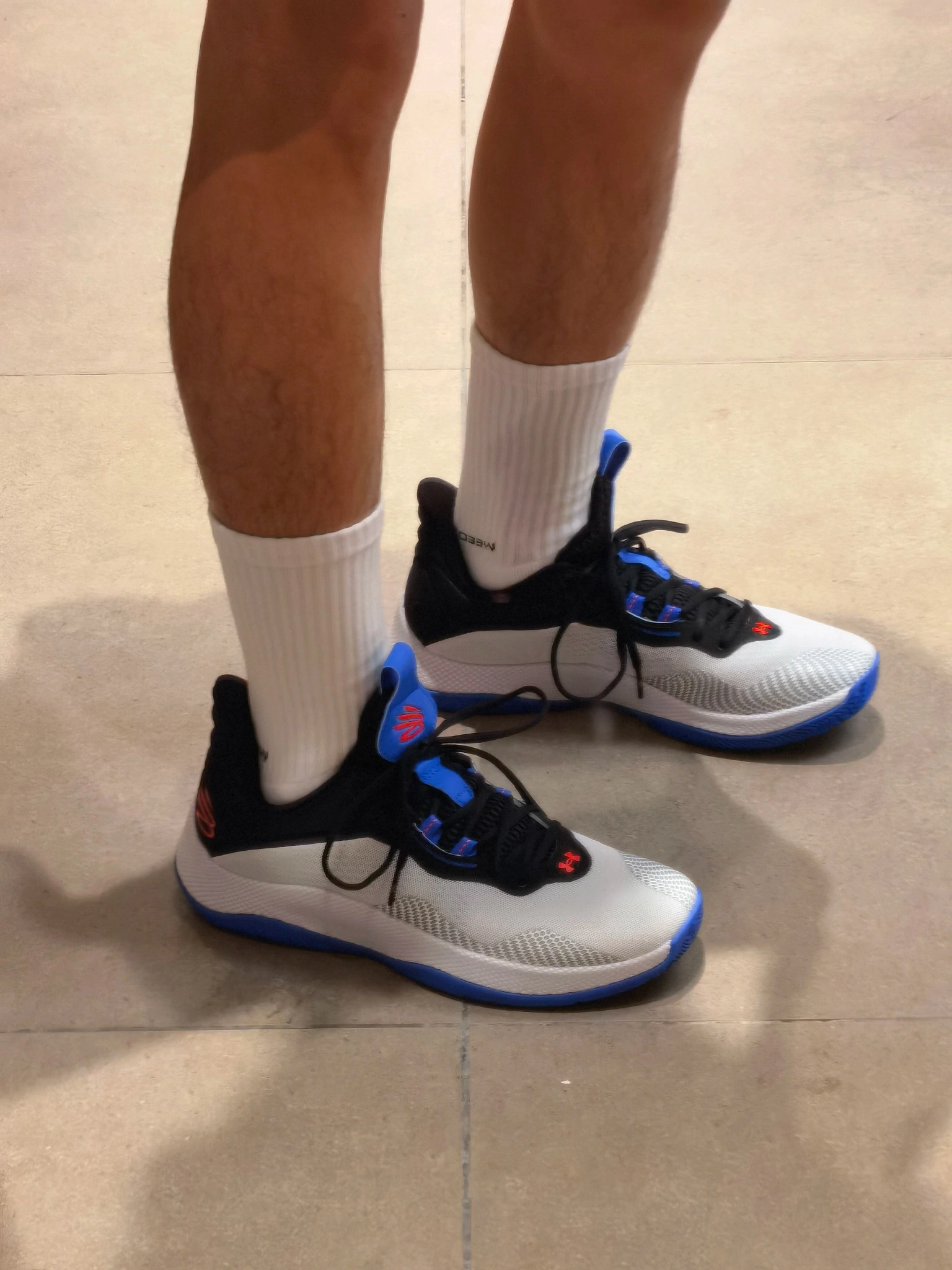 发售价899，上脚体验了下，挺不错的，外