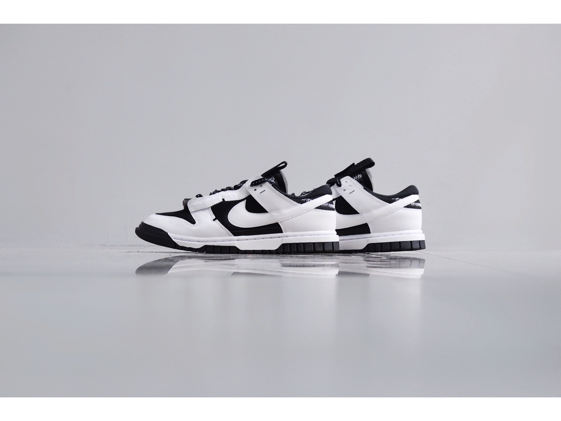 Black/White