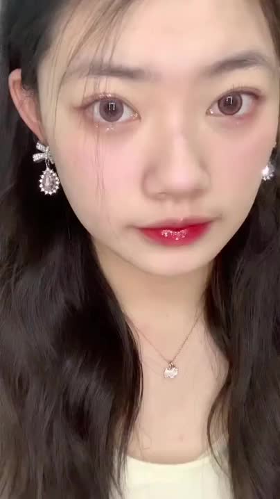 富家千金感氛围妆 荔枝红茶