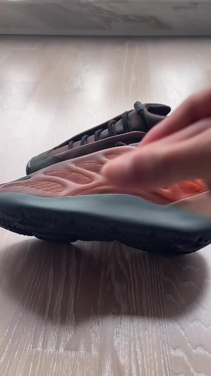 adidas yeezy700 V3 “