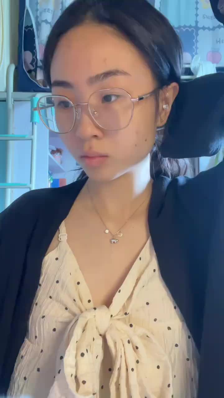 普通女大学生化个妆出去玩vlog