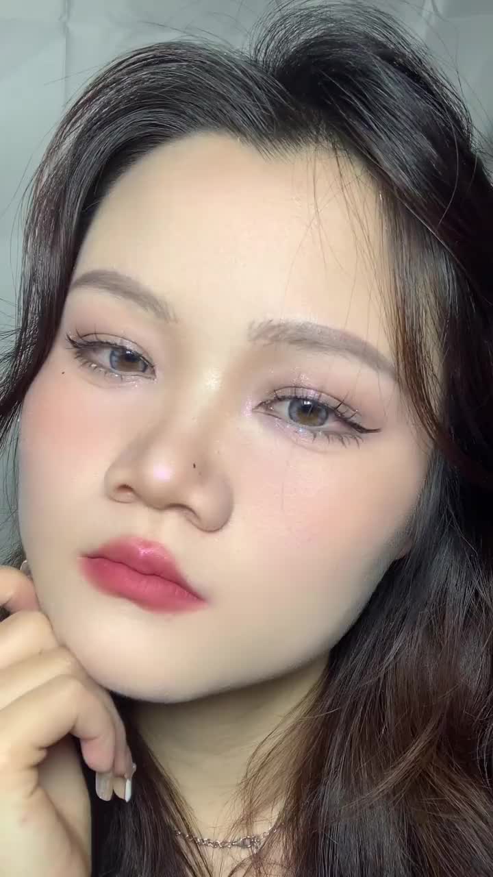 方圆脸‖清透感灰紫色系妆容