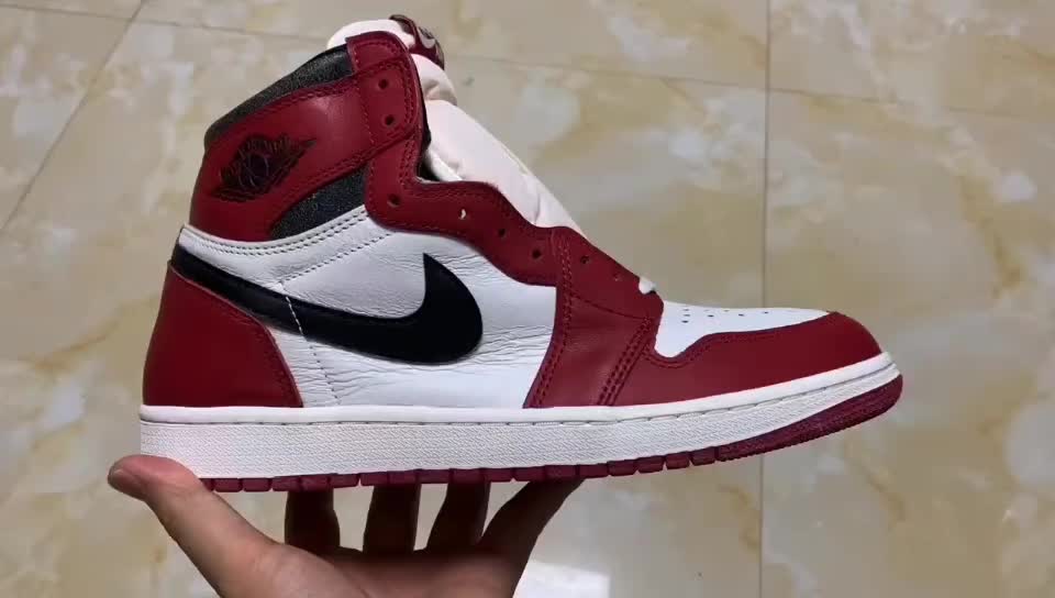 芝加哥 AJ1 复刻实物泄露！带有明显做旧效果！