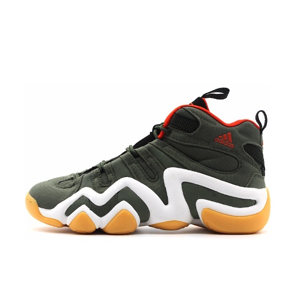 adidas crazy 8于2006年上市,是科比经典战靴adidas kb 8的复刻鞋款