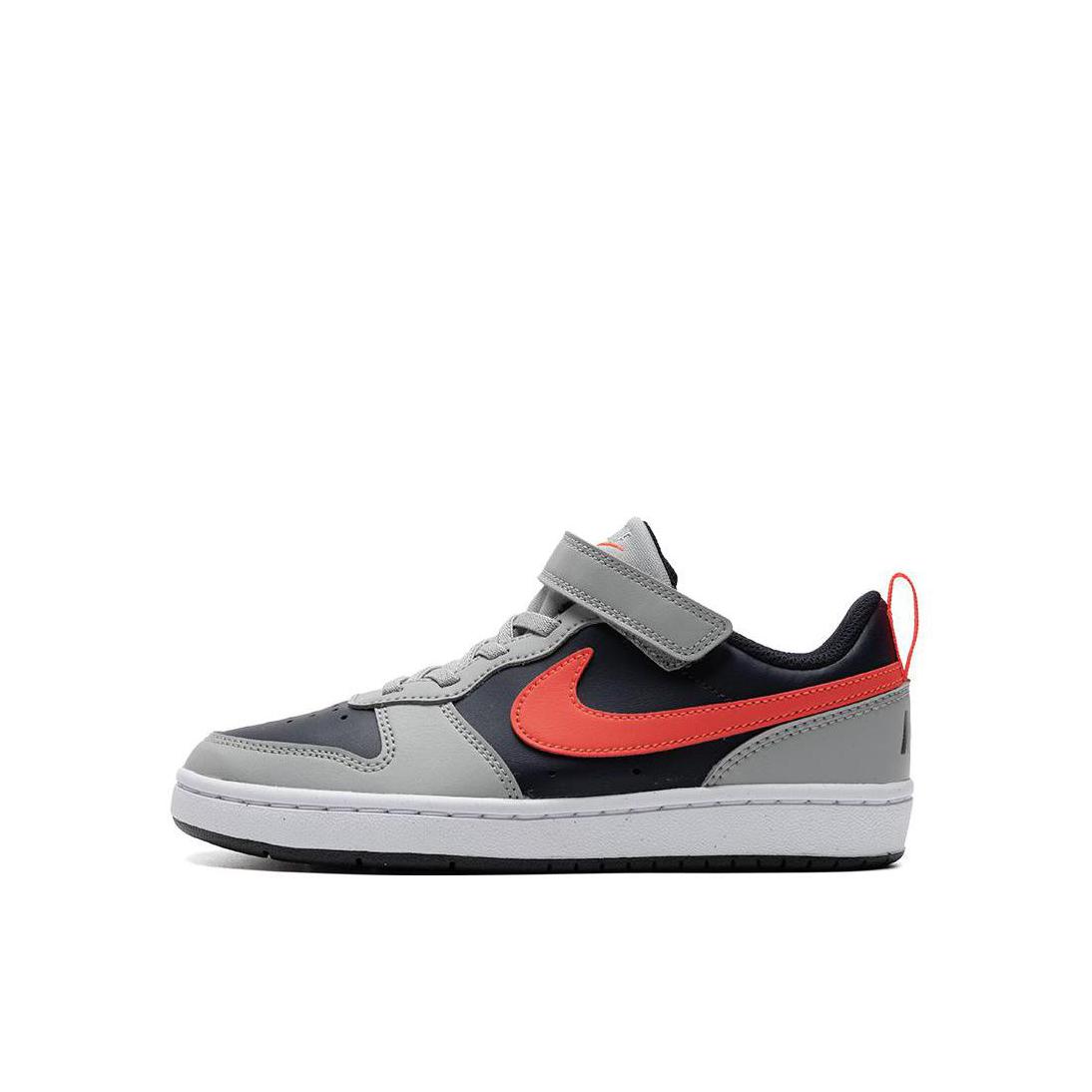 推荐商品：Nike  Court Borough  时尚潮流 舒适轻便 休闲耐磨  板鞋 儿童 小童/灰色/红色