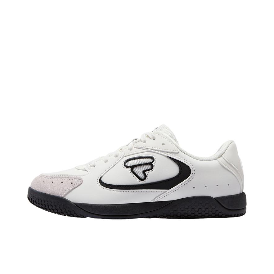 推荐商品：FILA/斐乐 WING SWD 运动休闲鞋 板鞋革面拼接薄底低帮 女款/雪白色/白沙灰