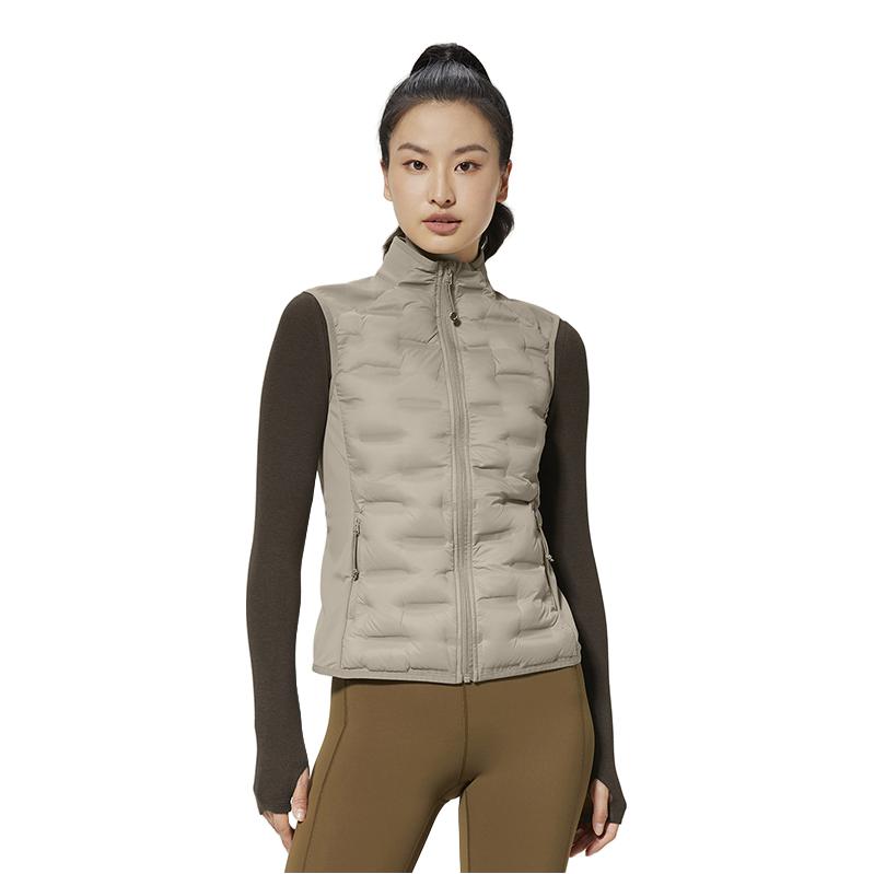 推荐商品：Lulla by Sea 保暖亲肤白鸭绒拉链立领马甲 女装 W2424 浅驼