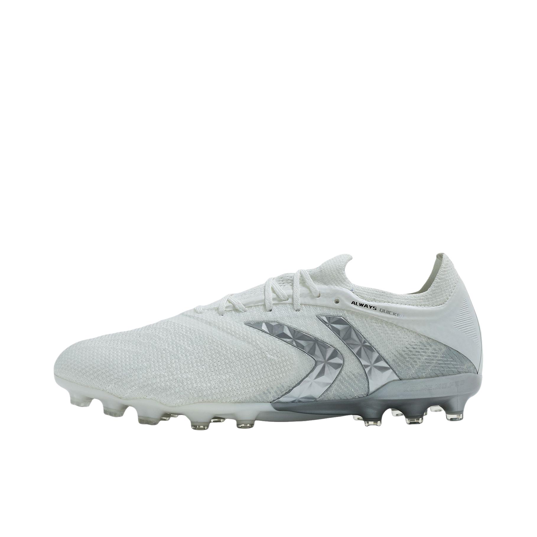 推荐商品：KELME/卡尔美 马赫3.0 PRO MG 足球鞋 胶质短钉人造场地 低帮/白色/银色