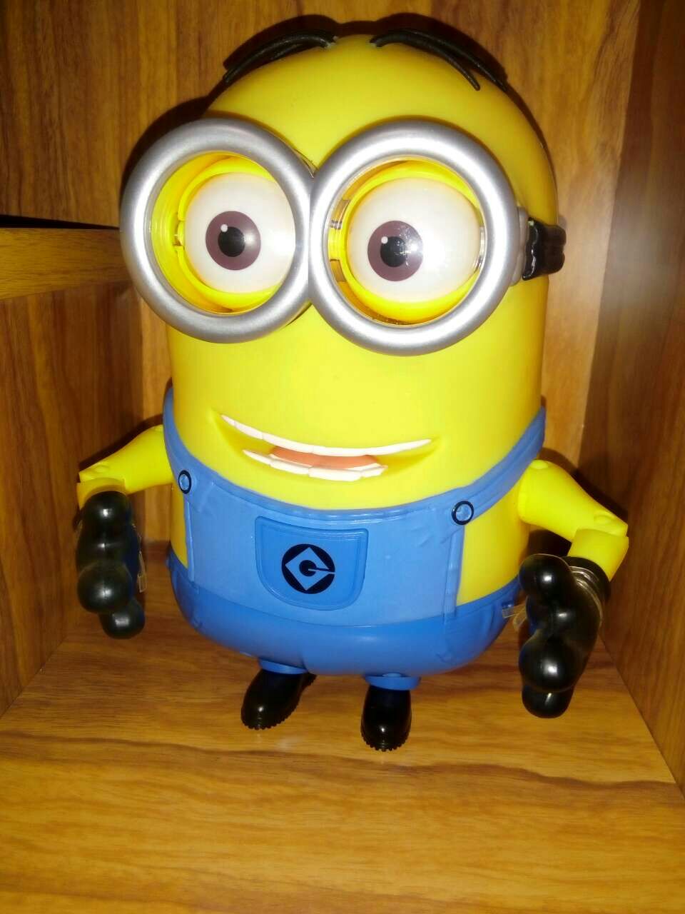 网友晒物电影界的萌神全方位晒会说话的小黄人dave