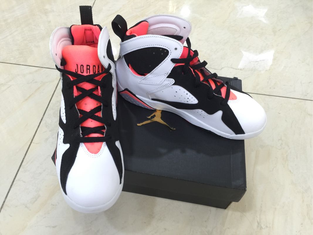 给女神买双女神鞋aj7黑白粉