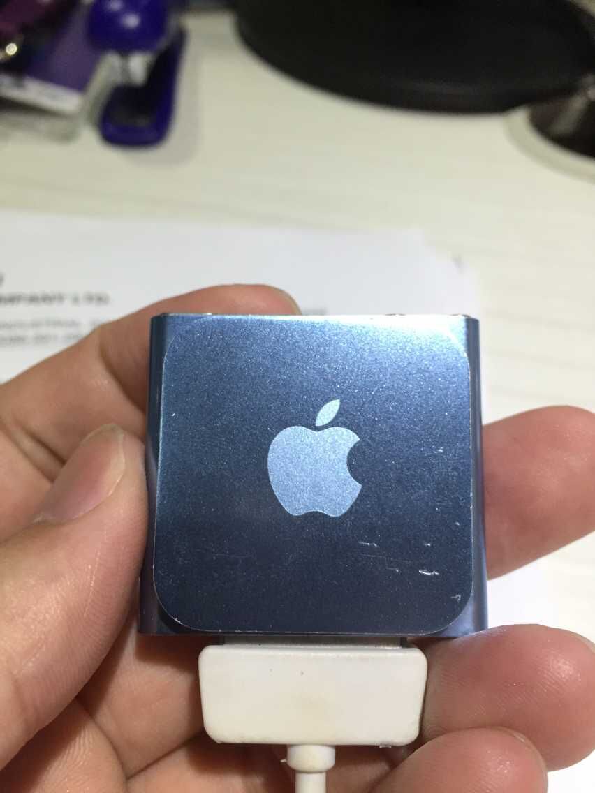 与apple watch同款表盘,这样感觉更像了,机器使用手势操作,没有返回键