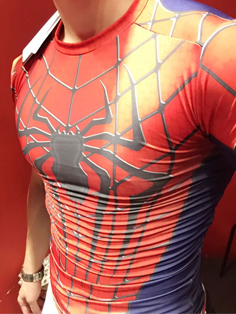 大爱ua紧身衣中的超级英雄