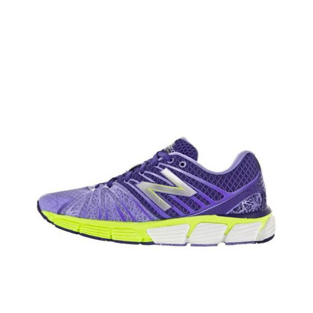 New Balance 跑步鞋