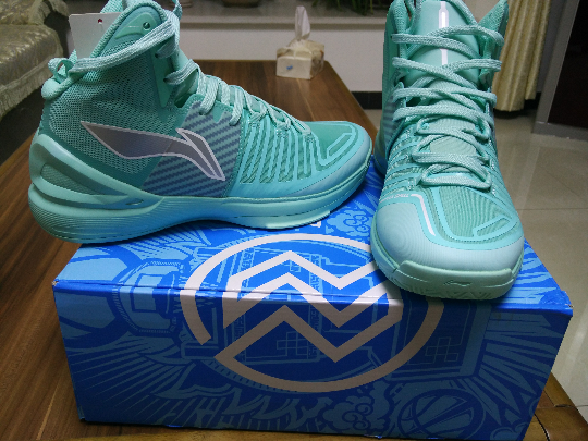 李宁实战鞋闪击1蒂凡尼配色入手