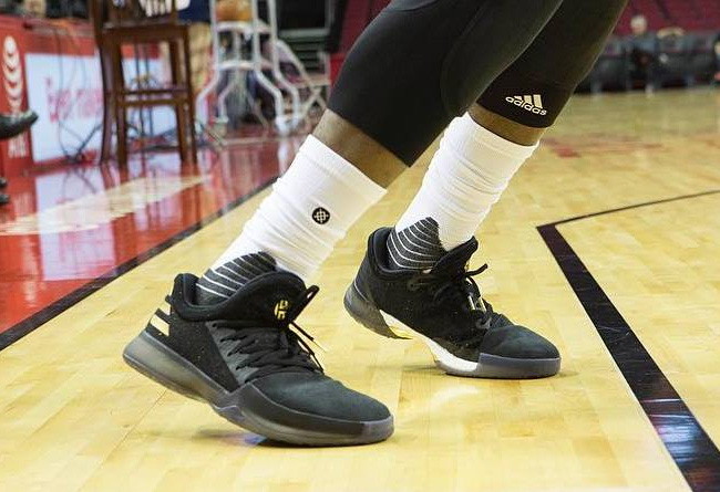 Harden Vol.1,adidas  看看登哥的赛场亲着 adidas Harden Vol.1