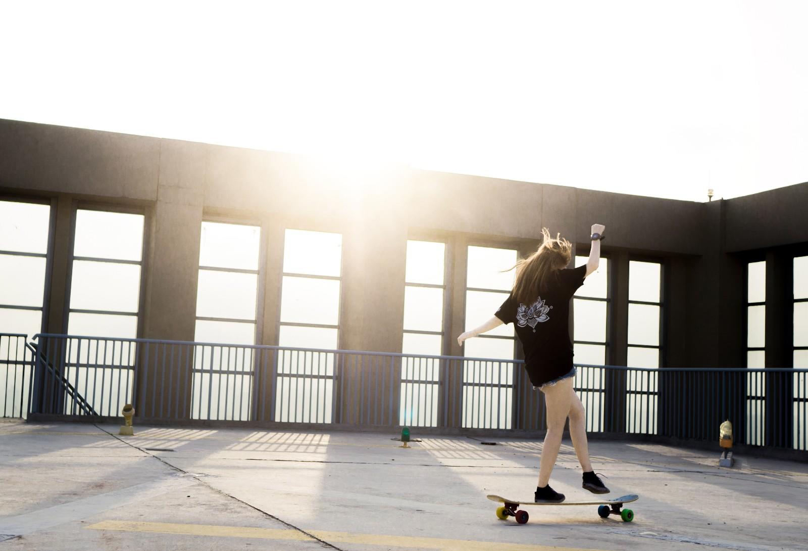 这是我的故事,一个爱摄影,玩滑板的girl—潮流人群故事之晴司