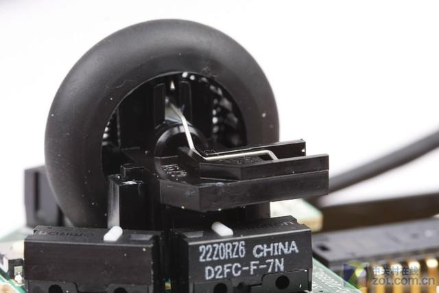 一代不如一代 罗技G402游戏鼠标拆解 
