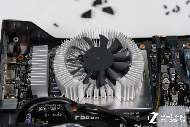 华硕飞行堡垒S M80迷你游戏PC评测 