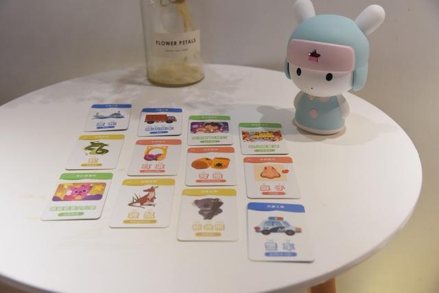 小米生态链又一智能新玩伴--米兔卡片学习机体验