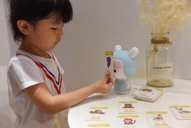 小米生态链又一智能新玩伴--米兔卡片学习机体验