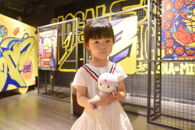 小米生态链又一智能新玩伴--米兔卡片学习机体验