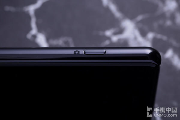 索尼Xperia XZ2 Premium