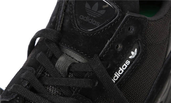 I-SIZE MEDIA SNEAKER文化为主要内容的潮流杂志