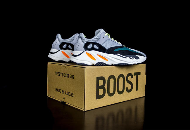 Yeezy 700,Yeezy,B75571 B75571 市场价较昨日小幅上涨，Yeezy 700 的货量到底有多少？