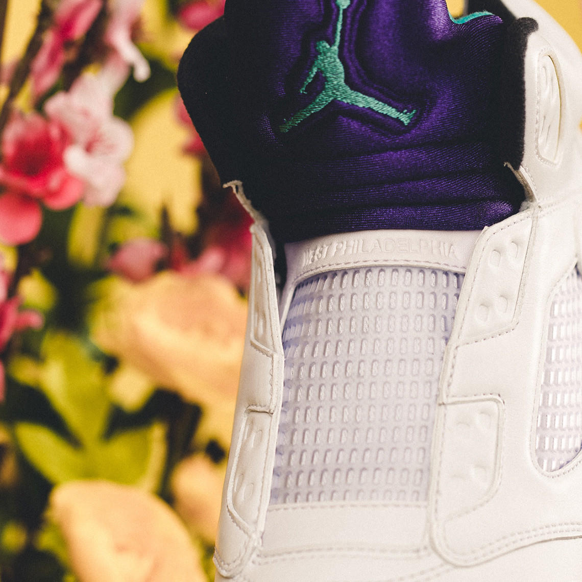 AV3919-135,AJ5,Air Jordan 5 AV3919-135 AJ5 威尔·史密斯生日当天发售！这双白紫 AJ5 入手难度可能不低！